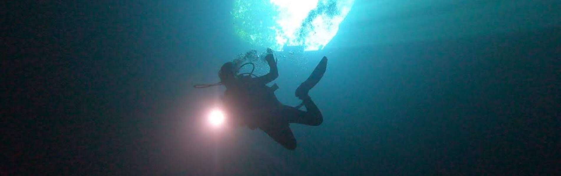 おかもとみわこ　版画　TOROPICAL Diving 26.1.18−2 Cenote-Maravilla.jpg